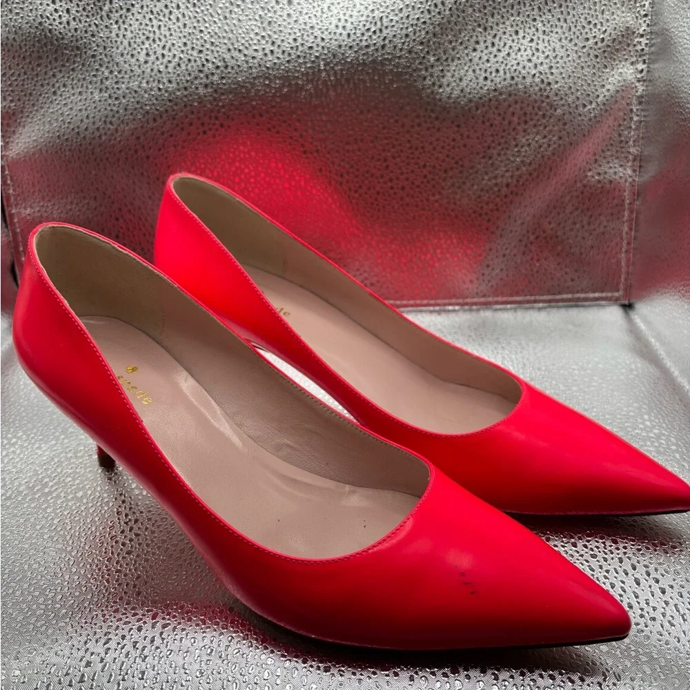 Kate Spade Melanie Bright Neon Pink Kitten Heels Size 8.5 Pumps Patent Leather - Picture 1 of 7